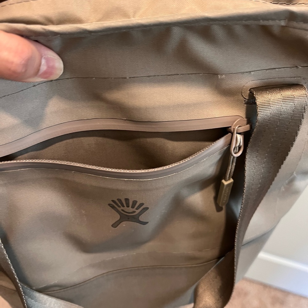 Hydro Flask Tan Duffel Bag - Picture 8 of 8
